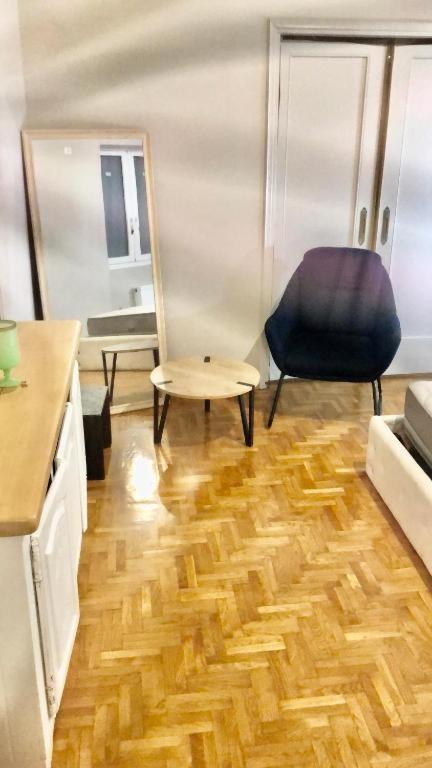 Economy Shared Apartment E In Central เอเธนส์ ภายนอก รูปภาพ